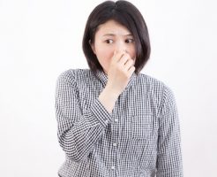 グローの臭いが部屋に残って臭い