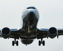 グローを持ち込みした飛行機